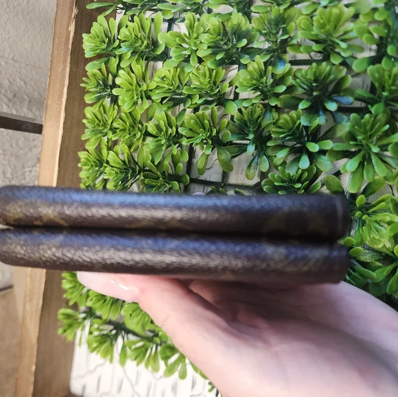 Louis Vuitton double snap compact wallet - Picture 6 of 15